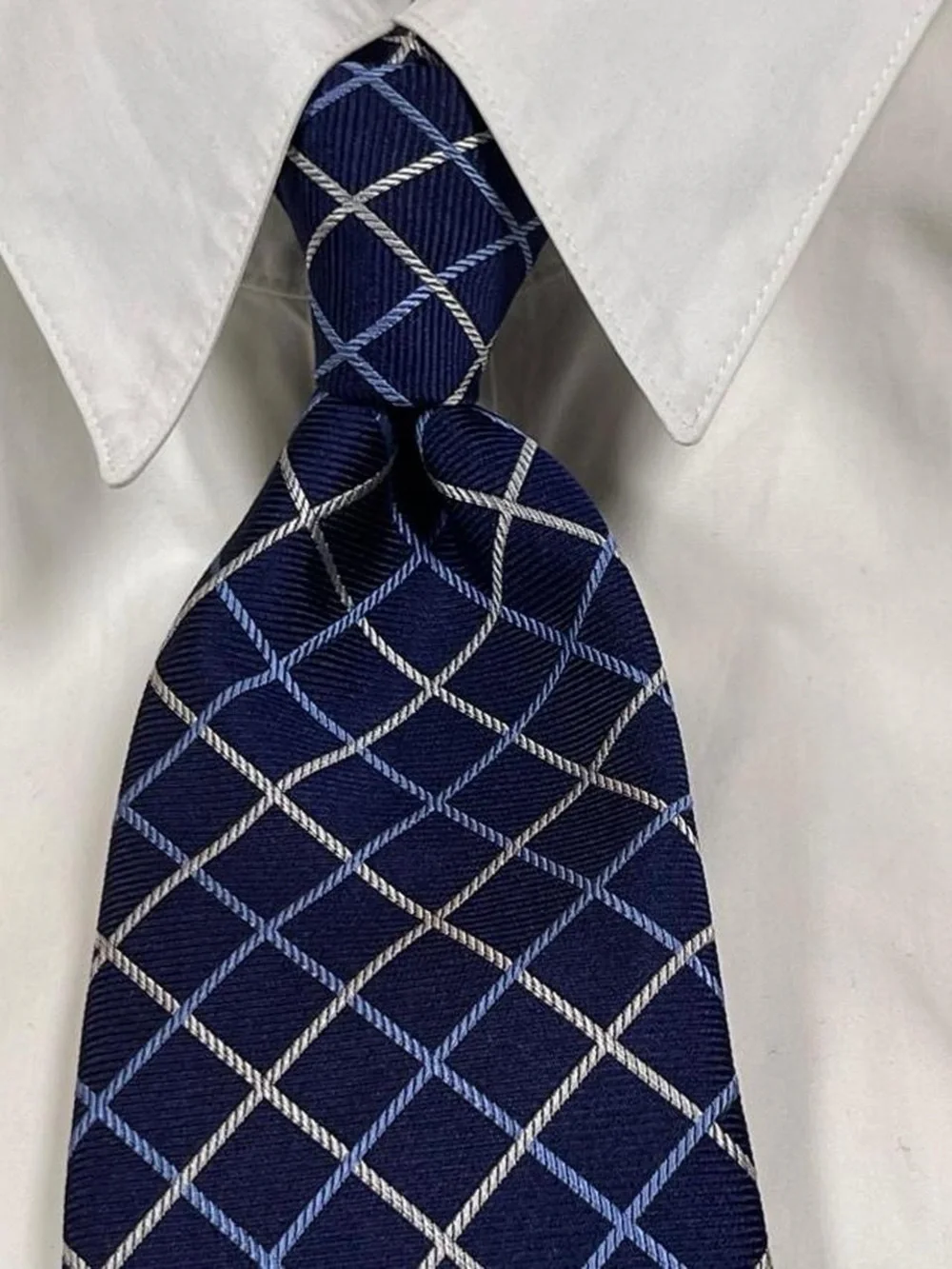 Brooks Brothers Makers Pure Silk Navy Blue w/White & Blue Design Tie L57